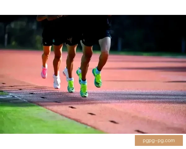 学习马拉松技巧:观看教学视频,提升跑步技能 学习马拉松技巧:观看教学视频,提升跑步技能