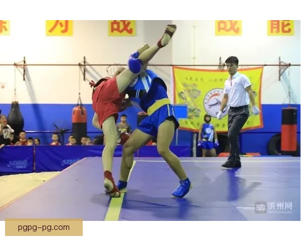 擂台争雄：史上最激烈摔跤邀请赛揭幕